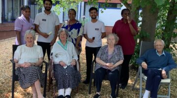 Burrows House residents enjoy summer sweet treats outdoors