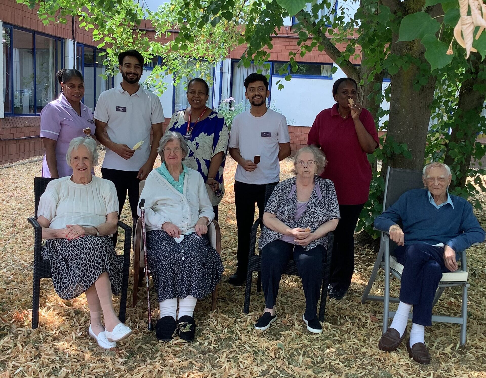 Burrows House residents enjoy summer sweet treats outdoors