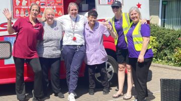 Kingston House residents meet Ice Queen van for ice cream fun